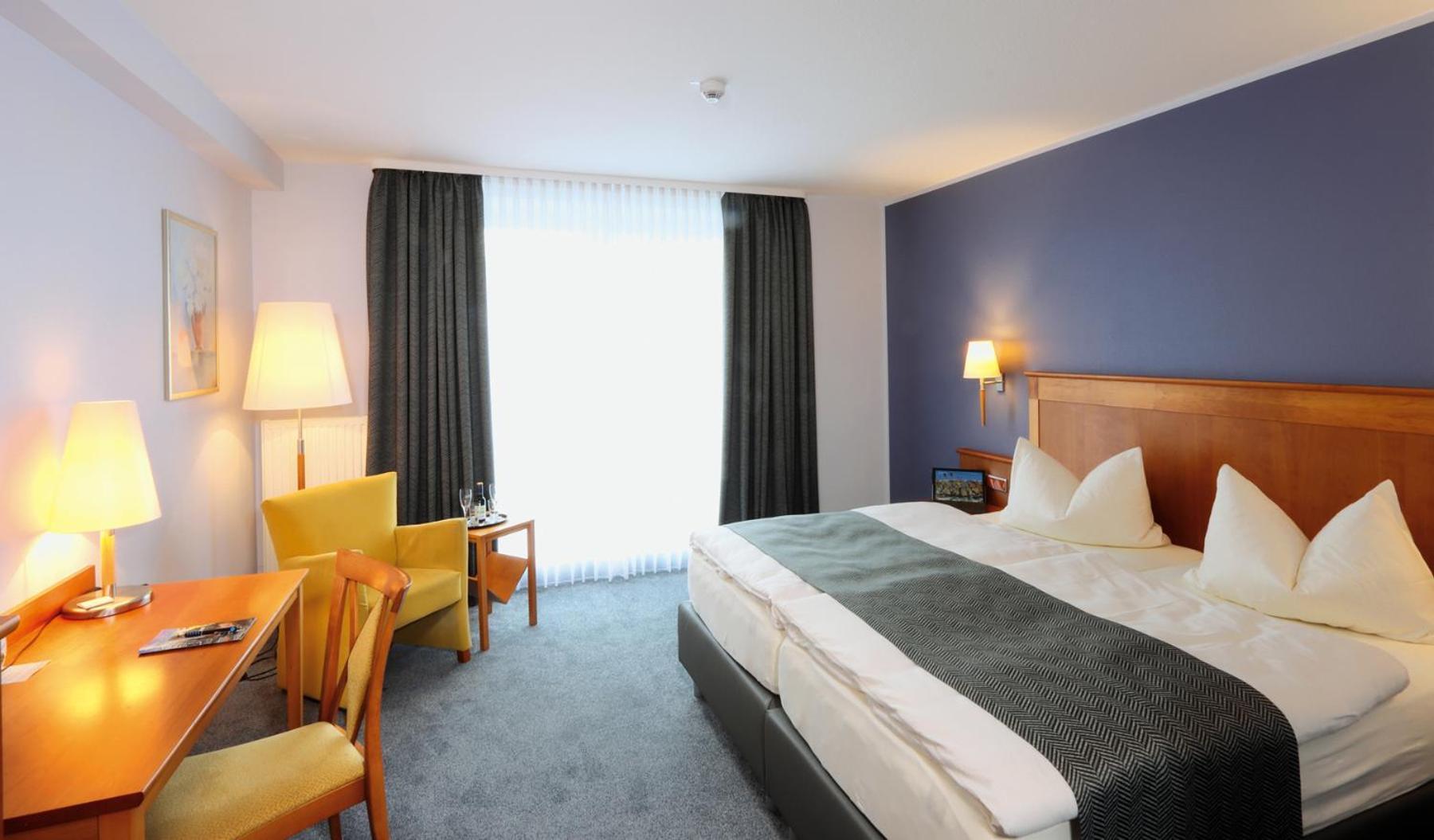 Hotel Und Restaurant Eurohof ดุยส์บูร์ก ภายนอก รูปภาพ