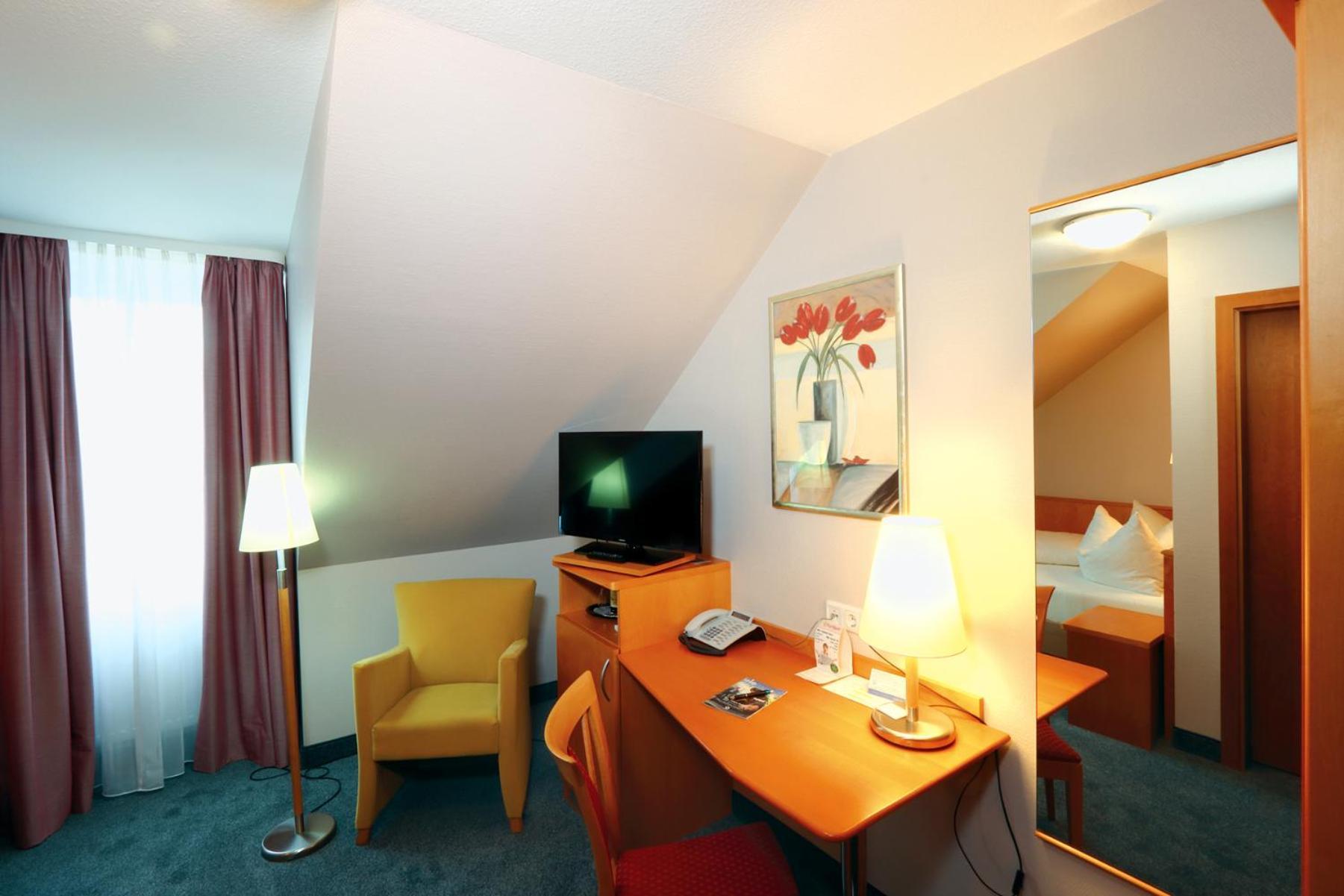 Hotel Und Restaurant Eurohof ดุยส์บูร์ก ภายนอก รูปภาพ