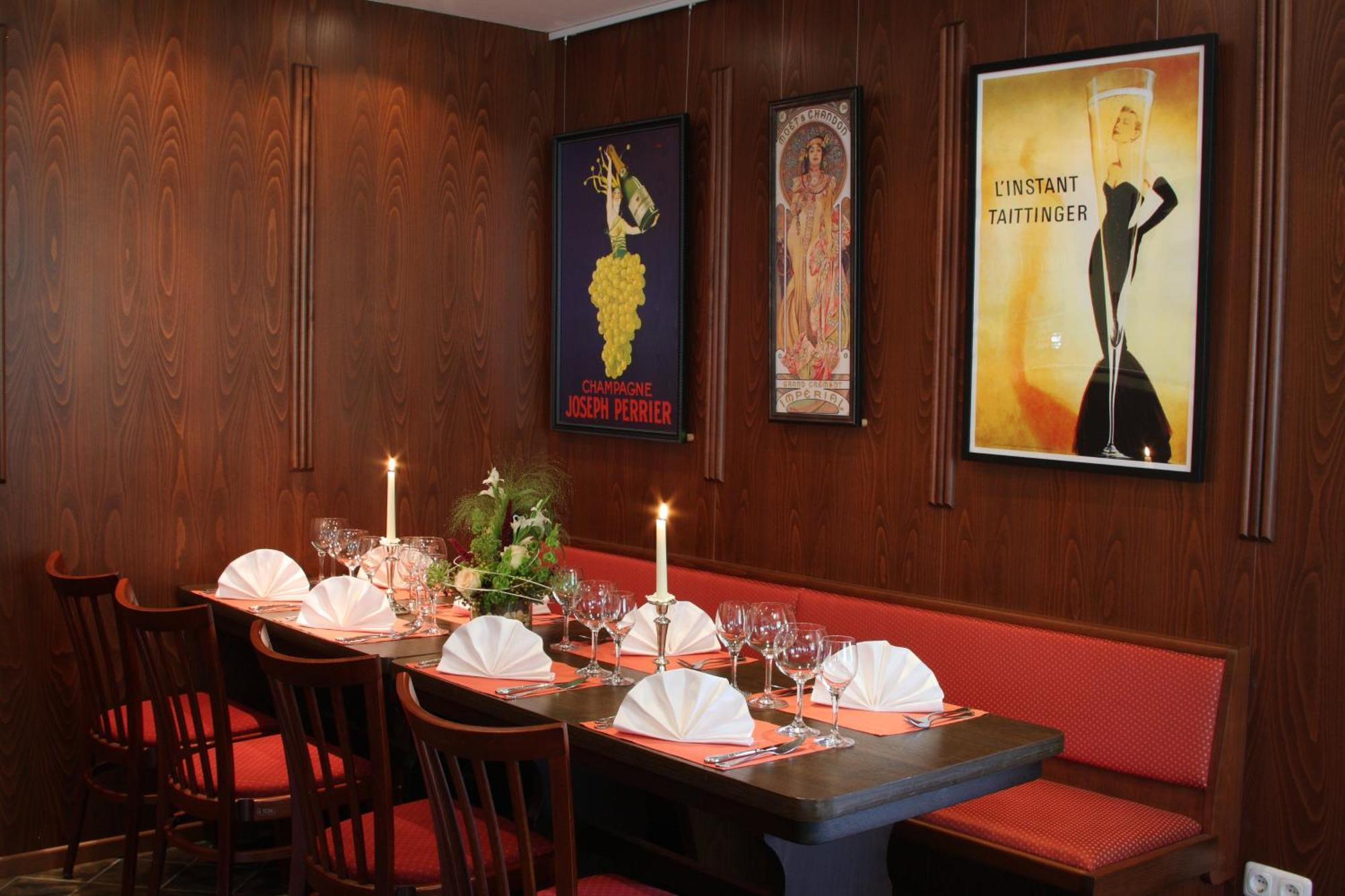 Hotel Und Restaurant Eurohof ดุยส์บูร์ก ภายนอก รูปภาพ
