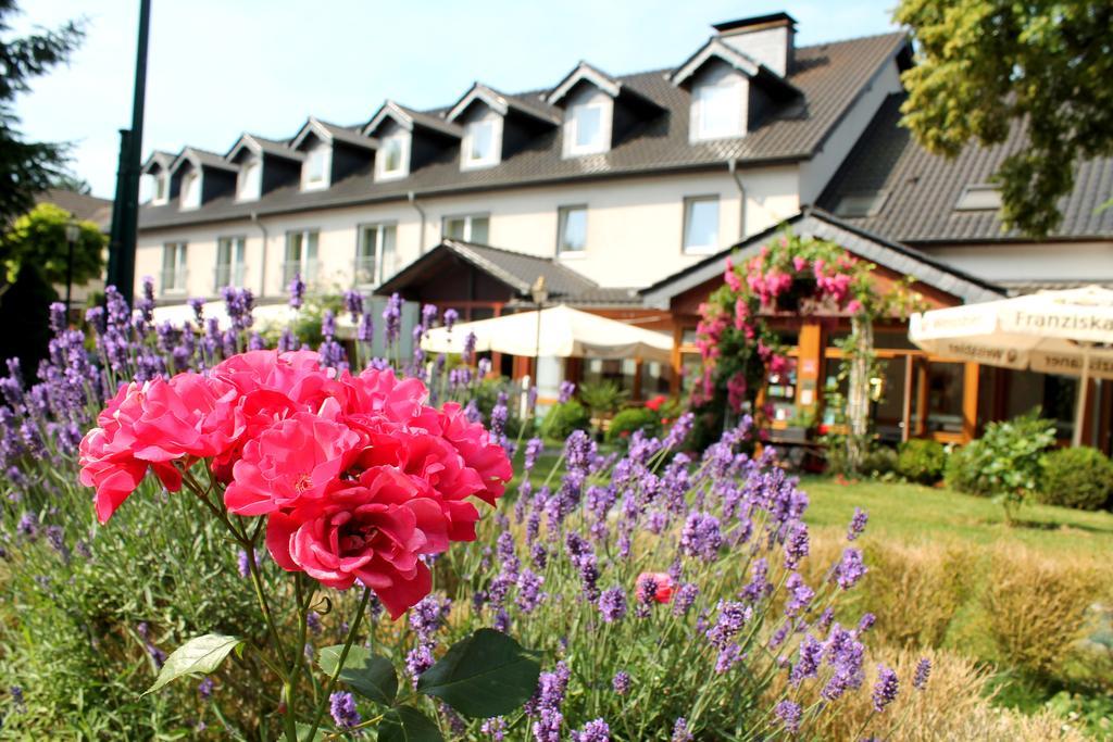 Hotel Und Restaurant Eurohof ดุยส์บูร์ก ภายนอก รูปภาพ
