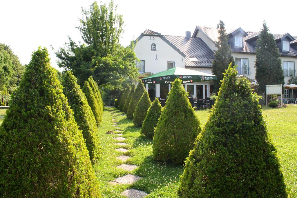 Hotel Und Restaurant Eurohof ดุยส์บูร์ก ภายนอก รูปภาพ