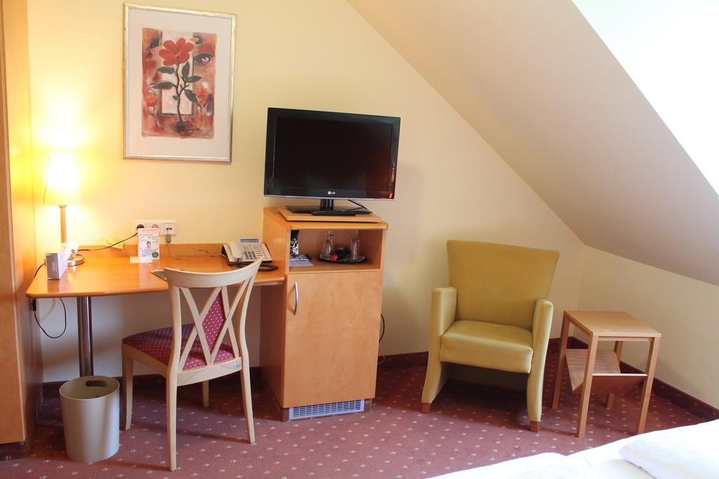 Hotel Und Restaurant Eurohof ดุยส์บูร์ก ภายนอก รูปภาพ
